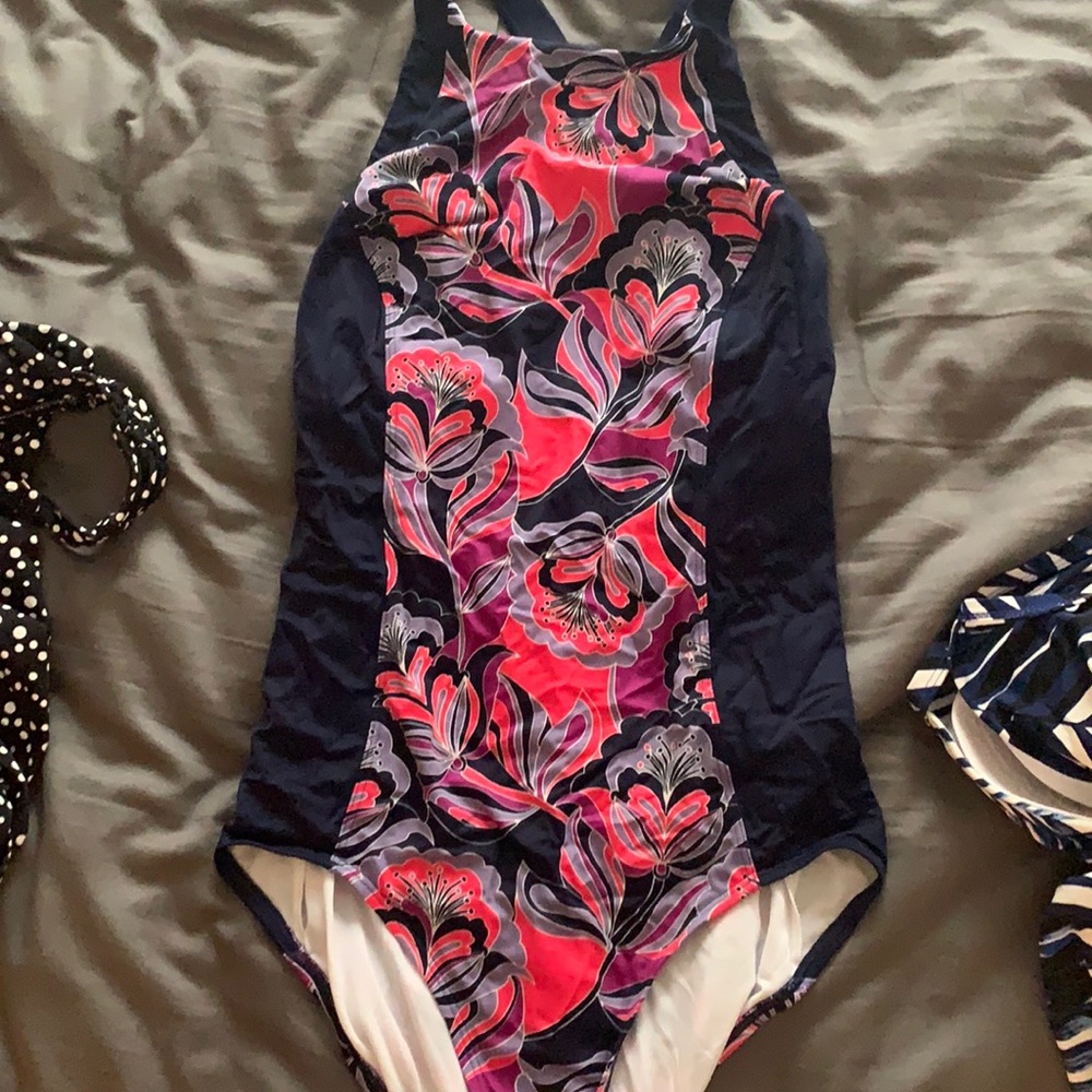 Lands end one piece bathing suit